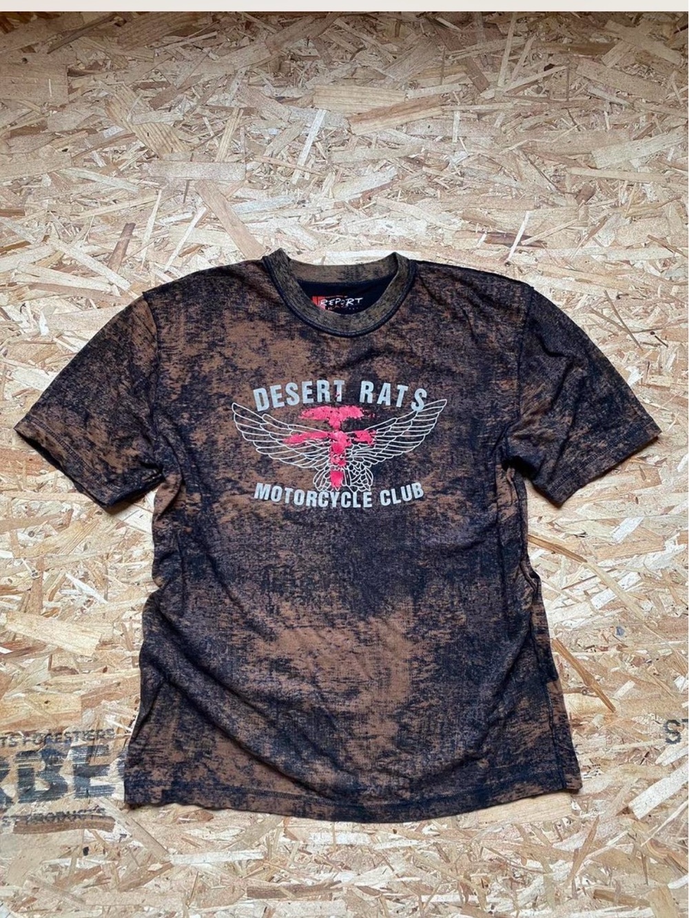 Report Collection Desert Rats Motorcycle Club Tee - Brown/Black/Red